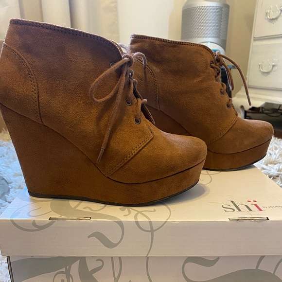 Chestnut booties - Picture 4 of 12